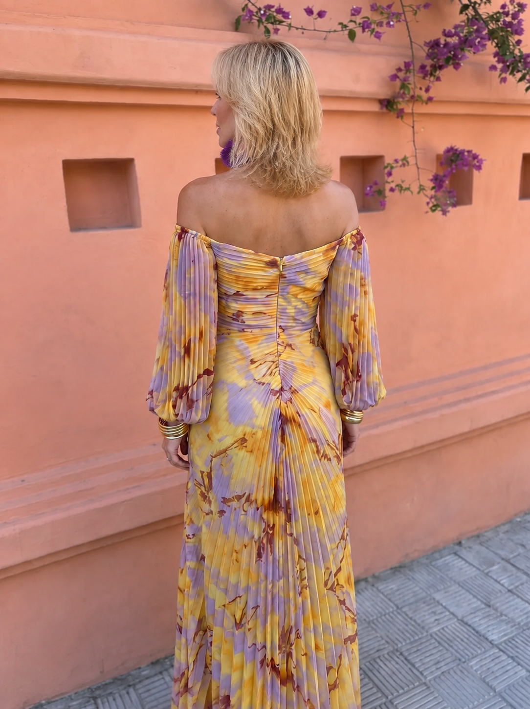 GRETA – LONG FLORAL DRESS WITH A DEEP NECKLINE