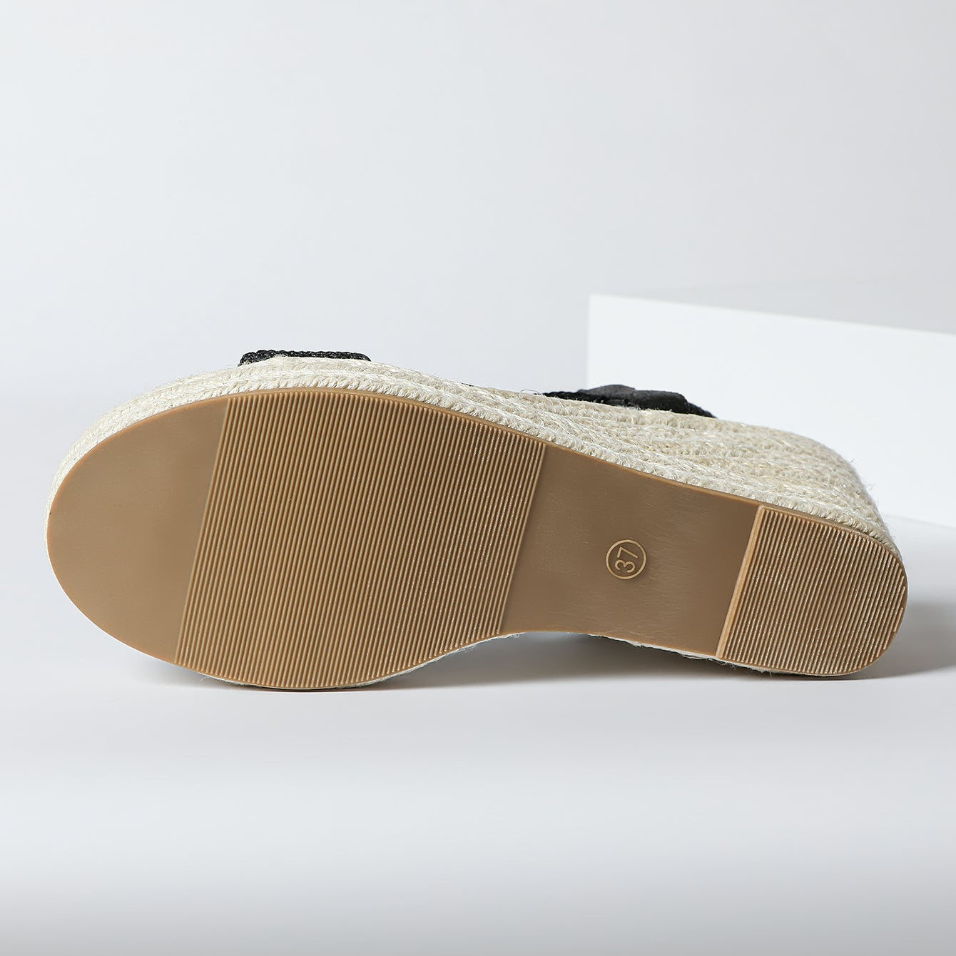 ROZALIA | Woven Wedges for Summer